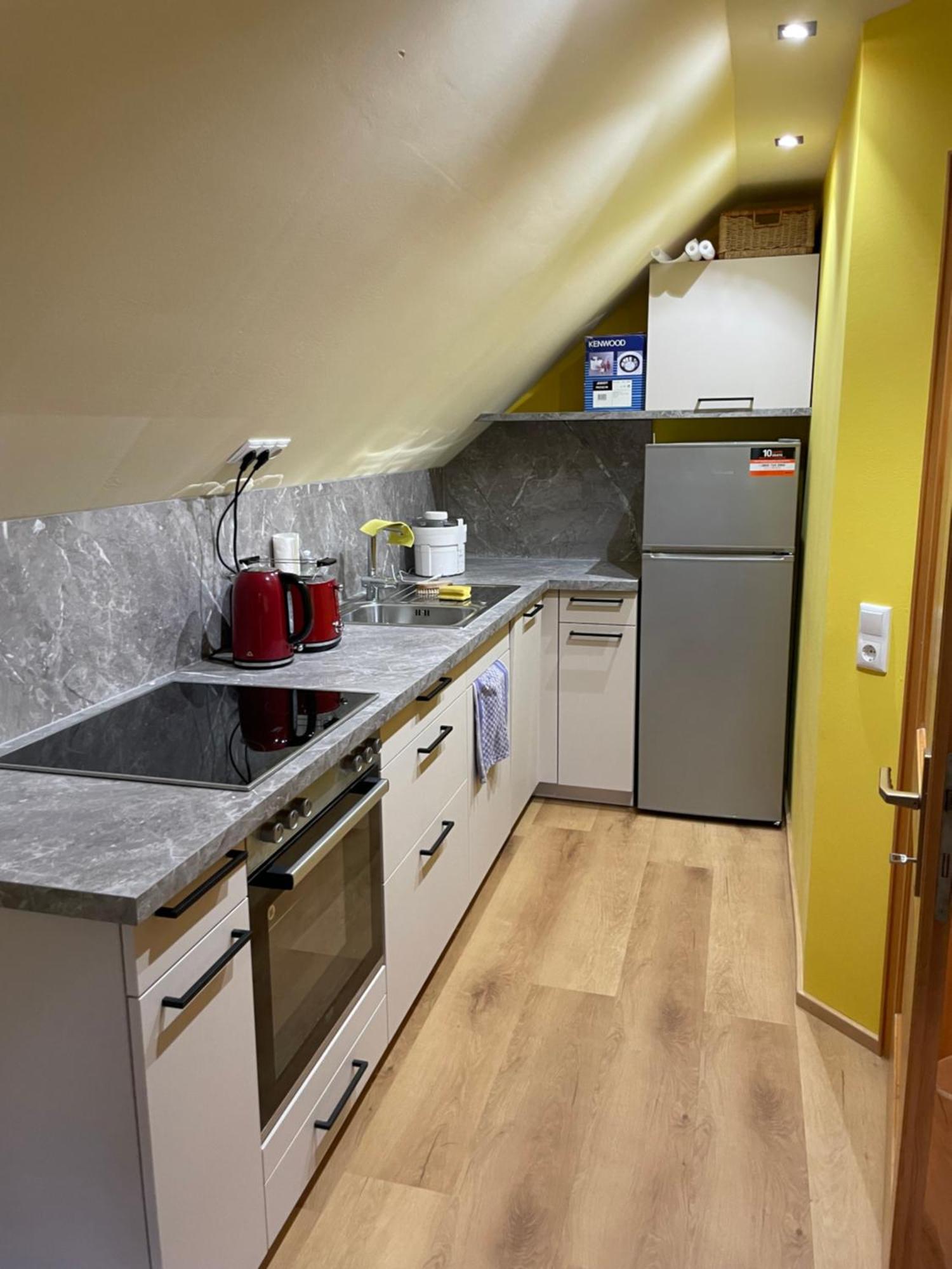 Neu Renoviertes 2Zi Appartment Im Dg เฟลด์เคียร์ช ภายนอก รูปภาพ