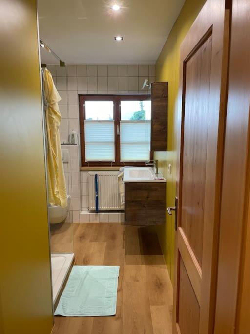 Neu Renoviertes 2Zi Appartment Im Dg เฟลด์เคียร์ช ภายนอก รูปภาพ